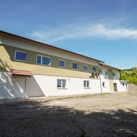 Arbeiterunterkunft In Spielfeld-strass - Voll Ausgestattete Mit Top-anbindung