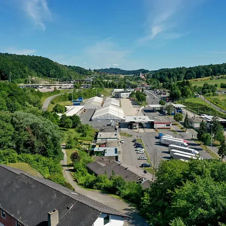 Arbeiterunterkunft In Spielfeld-straß - Voll Ausgestattete Mit Top-anbindung Motel