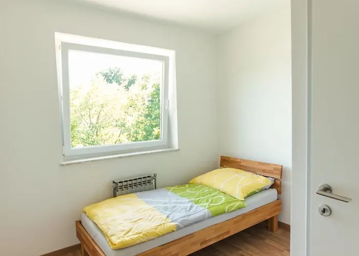 Motel Arbeiterunterkunft In Spielfeld-strass - Voll Ausgestattete Mit Top-anbindung Spielfeld