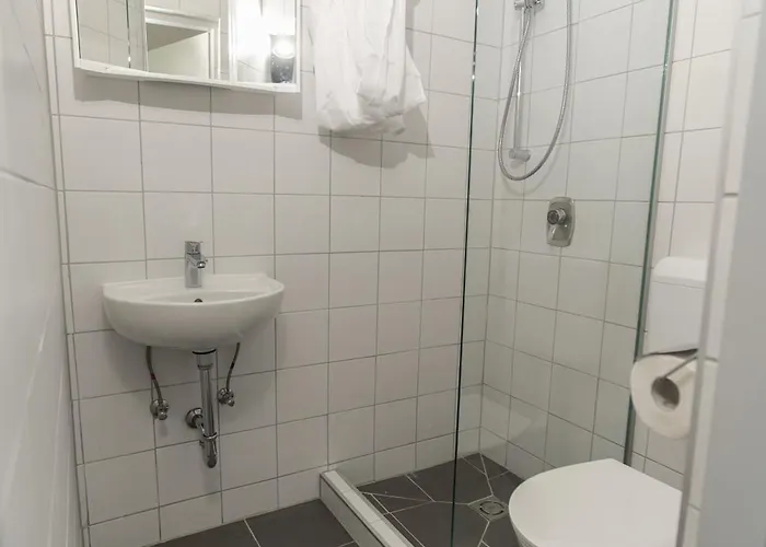 Arbeiterunterkunft In Spielfeld-strass - Voll Ausgestattete Mit Top-anbindung Motel Spielfeld